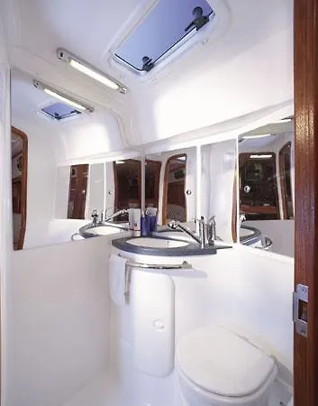 Boat In Bateau-hôtel