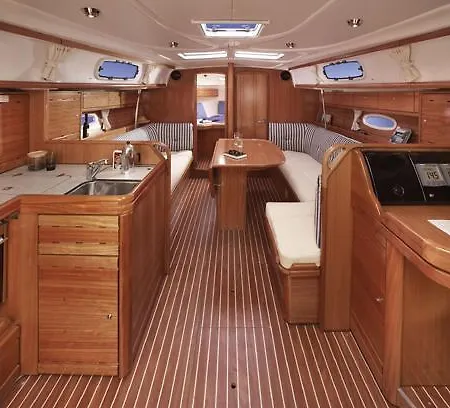Boat In Bateau-hôtel